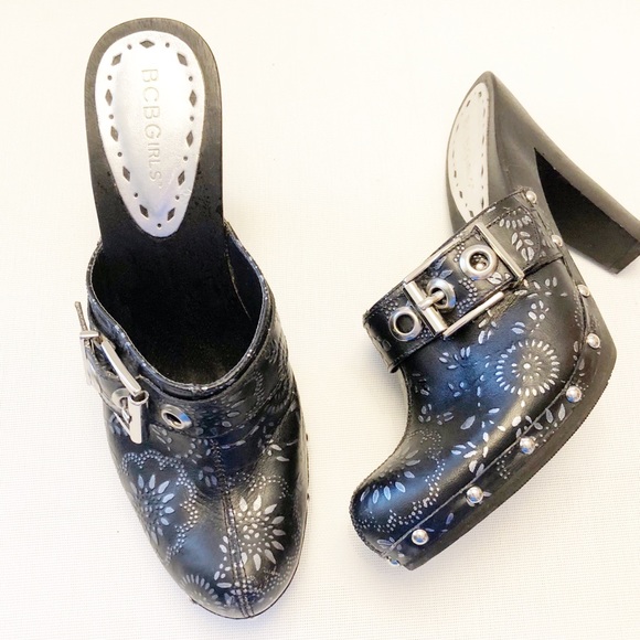 BCBG Shoes - BCBG GIRLS Black Wood Mules Floral Print 7.5